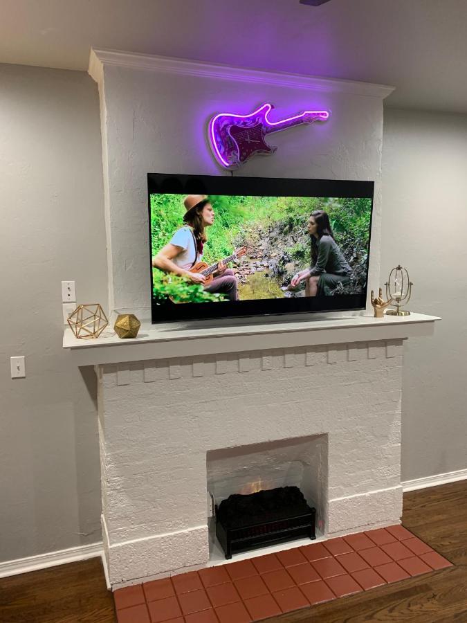 Rock & Roll House, Fiber Internet, Roku Tv, Washer & Dryer, By Dt Chickasha & Leg Lamp! Экстерьер фото